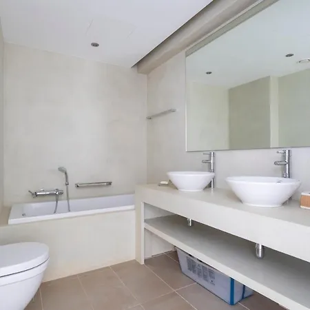 Artemis - New Magnificent Beachfront With Infinity Pool! Kranídion