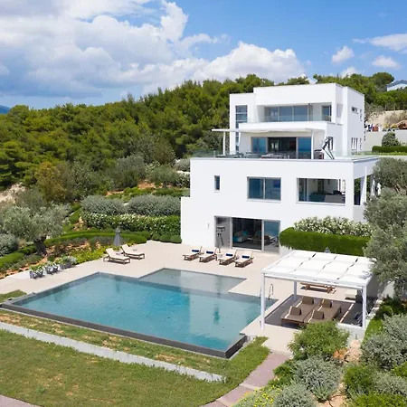 Artemis - New Magnificent Beachfront With Infinity Pool! *