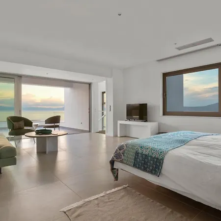 Artemis - New Magnificent Beachfront With Infinity Pool! Villa *