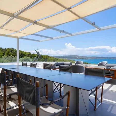 Artemis - New Magnificent Beachfront With Infinity Pool! *