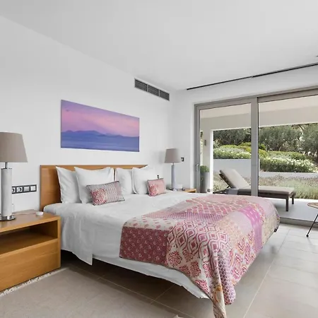 Artemis - New Magnificent Beachfront With Infinity Pool! Villa