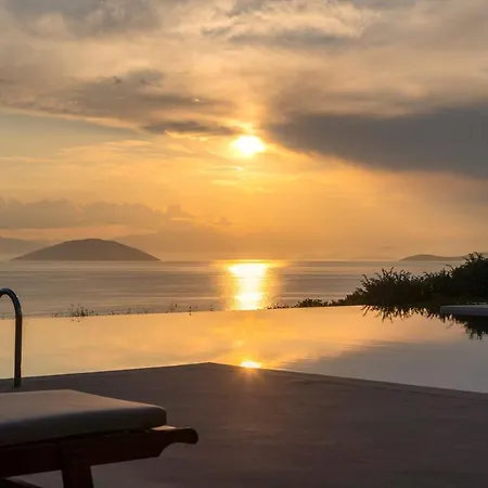 Artemis - New Magnificent Beachfront With Infinity Pool! Villa *