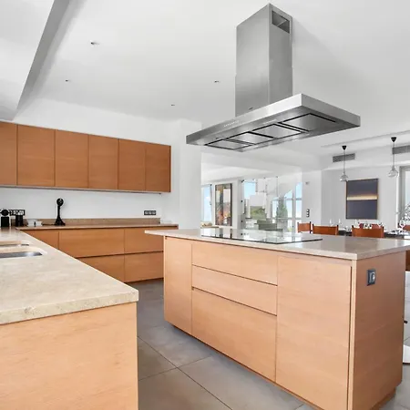 Artemis - New Magnificent Beachfront With Infinity Pool! Villa