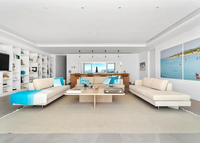 Artemis - New Magnificent Beachfront With Infinity Pool! * Kranídi