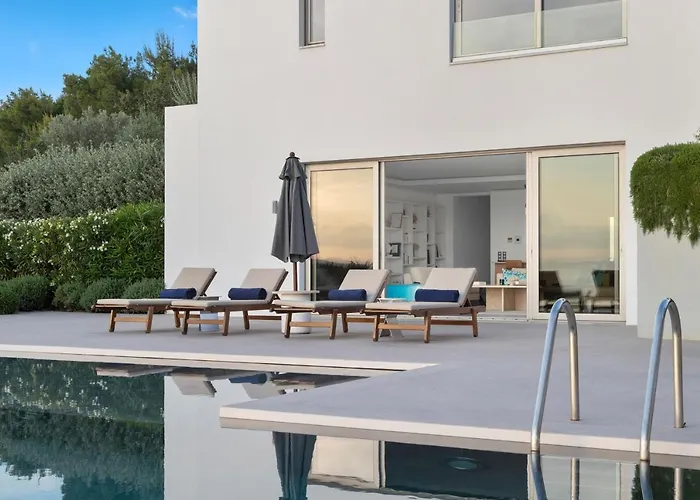 Artemis - New Magnificent Beachfront With Infinity Pool! Villa