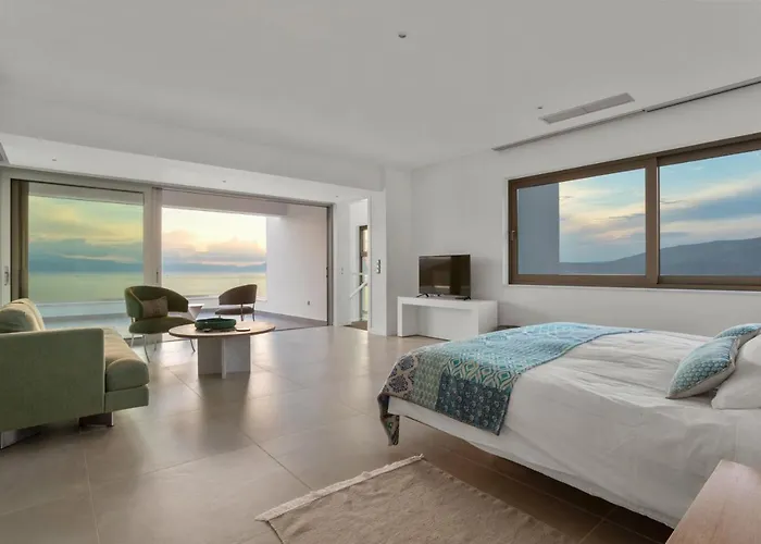 Artemis - New Magnificent Beachfront With Infinity Pool! Villa *