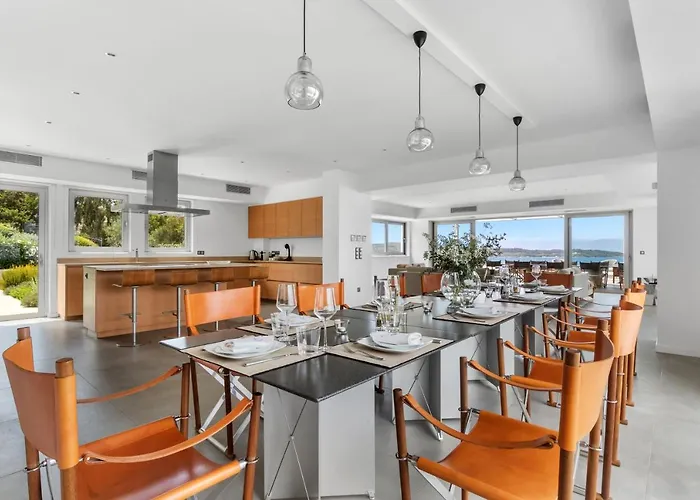 Artemis - New Magnificent Beachfront With Infinity Pool! * Kranídi