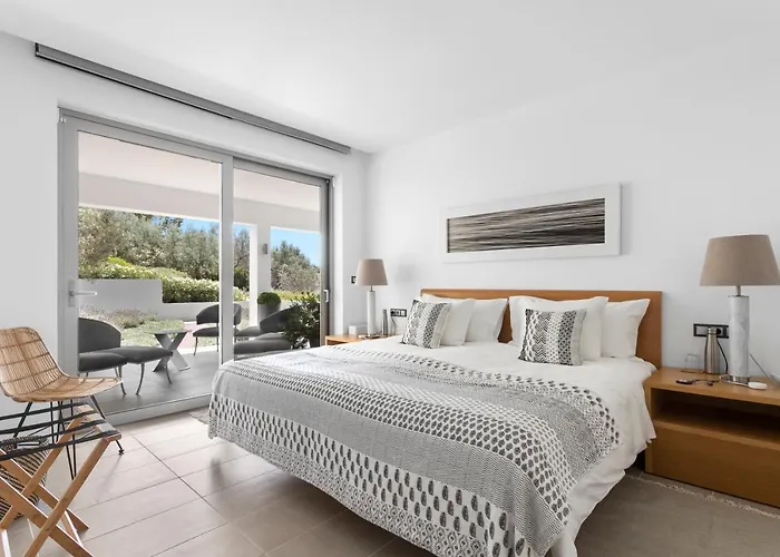 Artemis - New Magnificent Beachfront With Infinity Pool! *