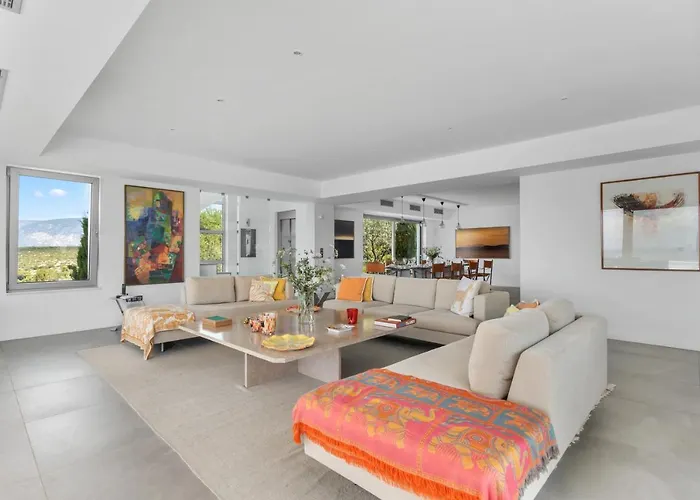 Artemis - New Magnificent Beachfront With Infinity Pool!