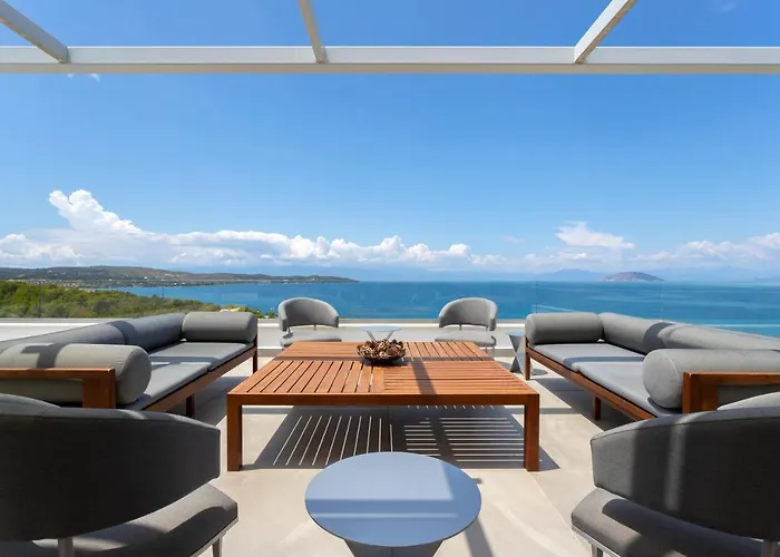 Villa Artemis - New Magnificent Beachfront With Infinity Pool! Kranídi