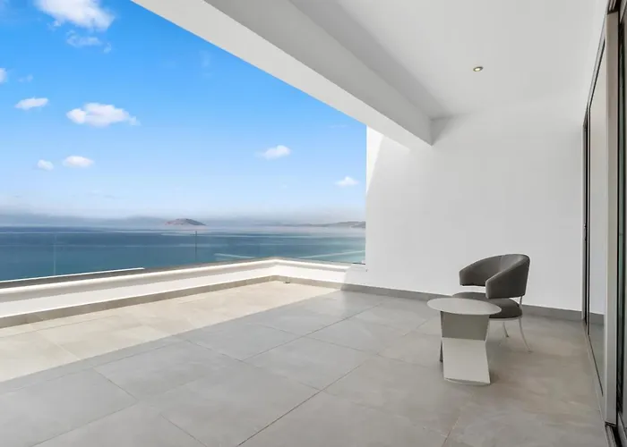 Artemis - New Magnificent Beachfront With Infinity Pool! Kranídi