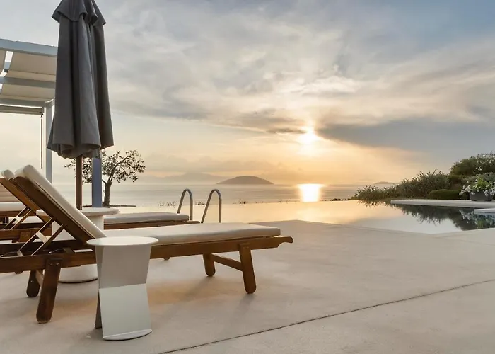 Artemis - New Magnificent Beachfront With Infinity Pool! *