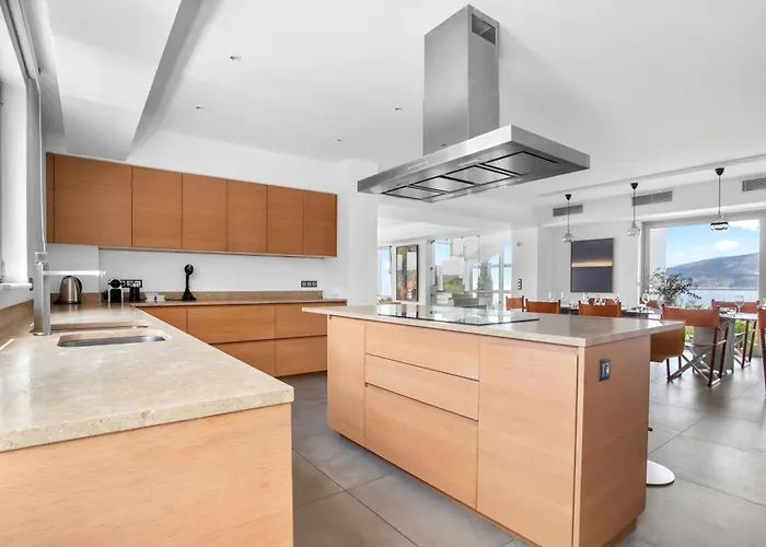 Artemis - New Magnificent Beachfront With Infinity Pool! Villa